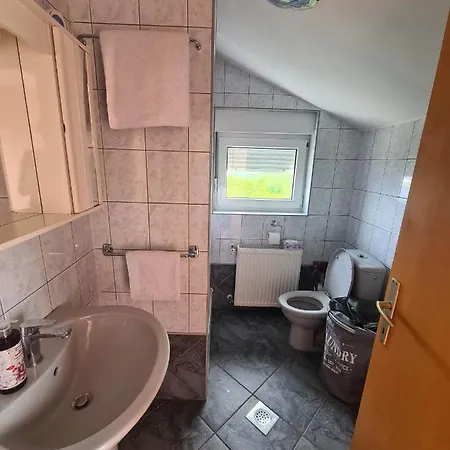 Apartment Nika Omisalj